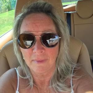 Meet your Posher, Suzanne